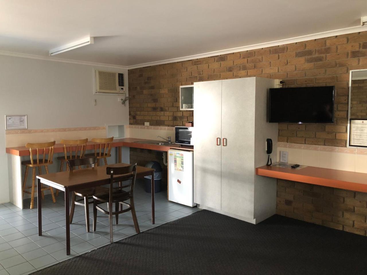 True Blue Motor Inn Rockhampton Exteriör bild