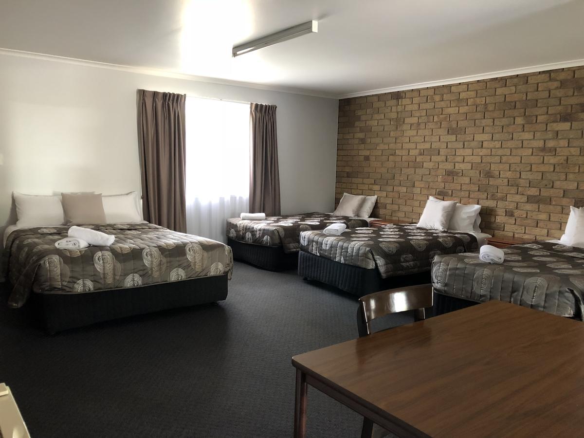 True Blue Motor Inn Rockhampton Exteriör bild