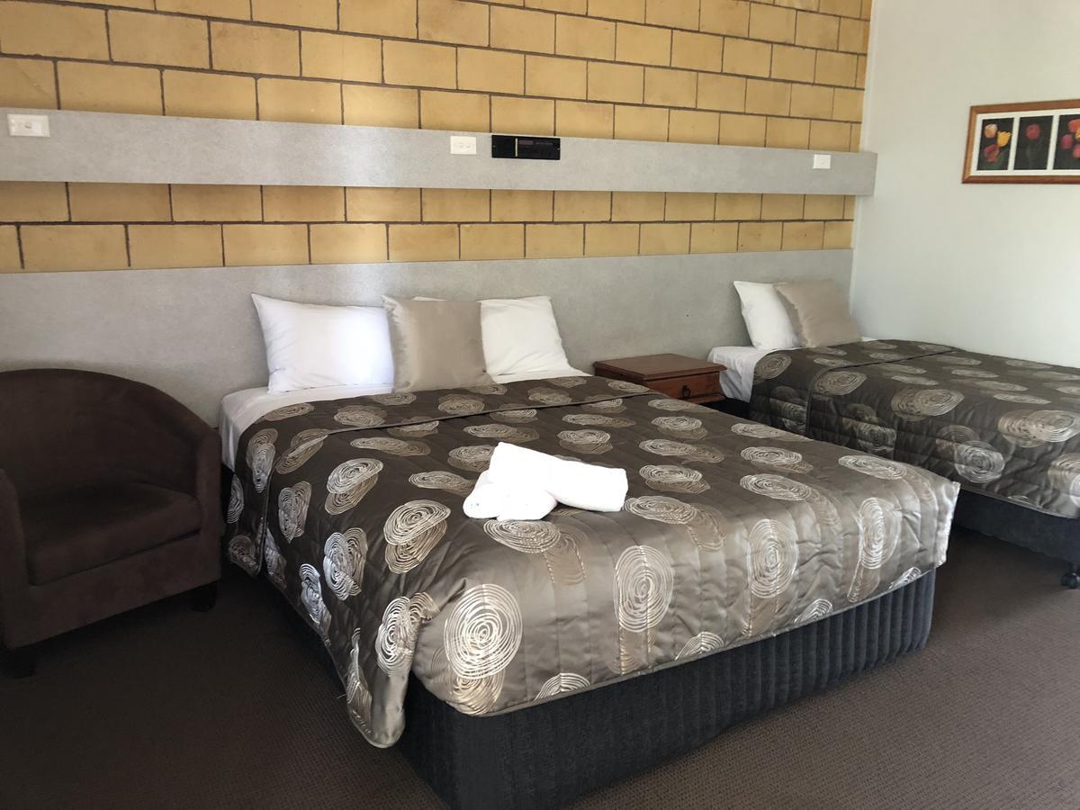 True Blue Motor Inn Rockhampton Exteriör bild