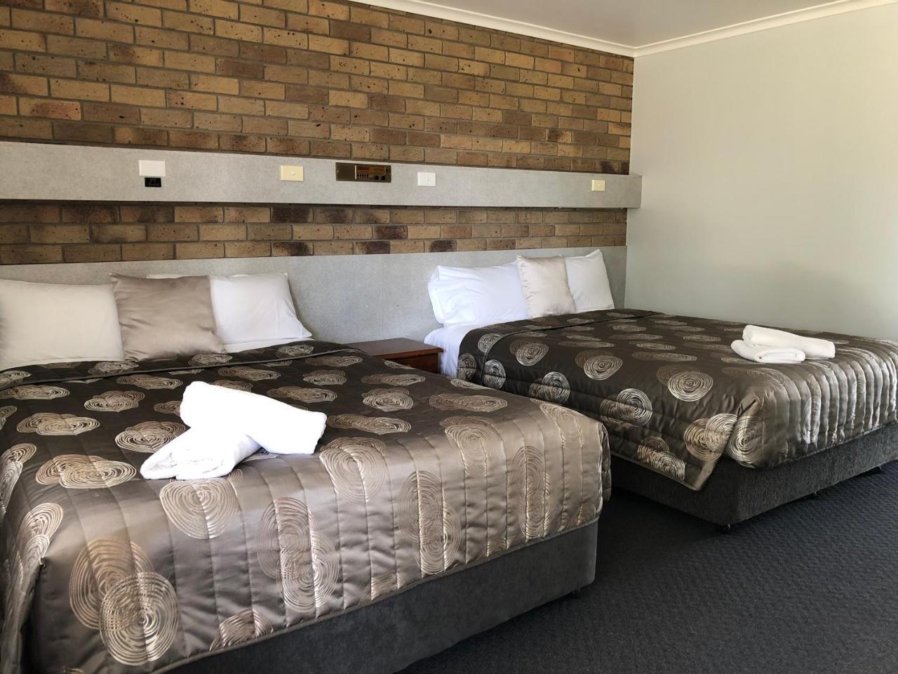 True Blue Motor Inn Rockhampton Exteriör bild