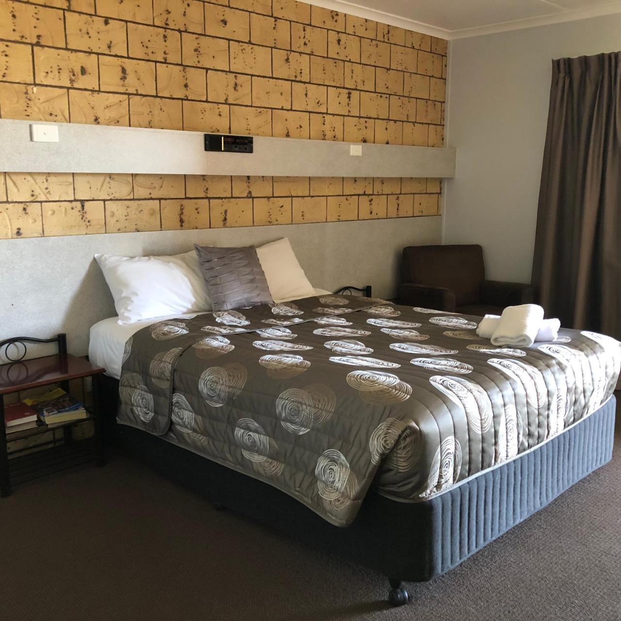 True Blue Motor Inn Rockhampton Exteriör bild
