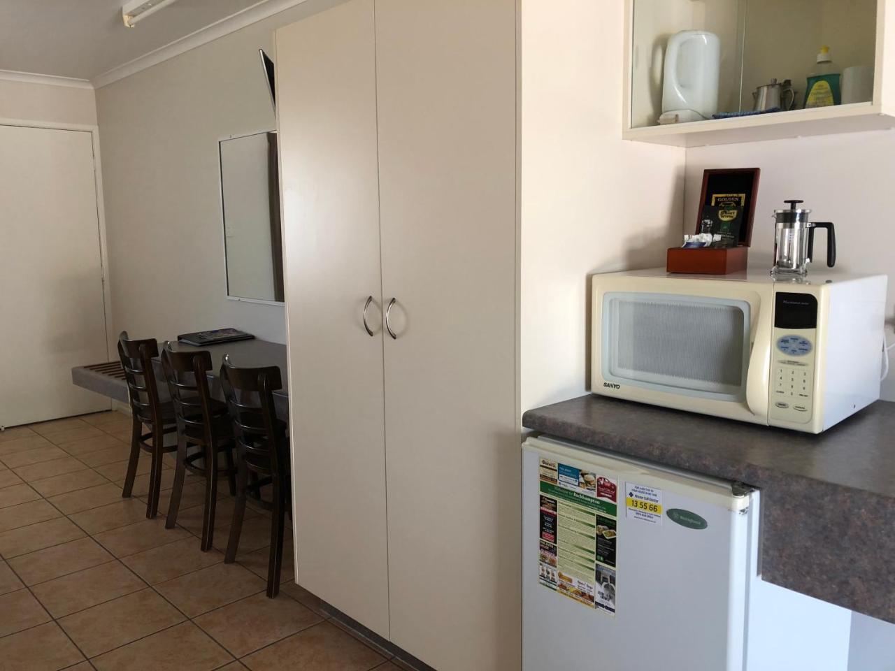 True Blue Motor Inn Rockhampton Exteriör bild