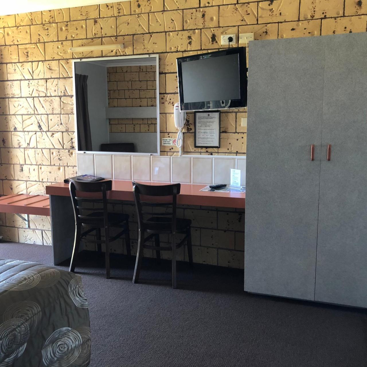True Blue Motor Inn Rockhampton Exteriör bild