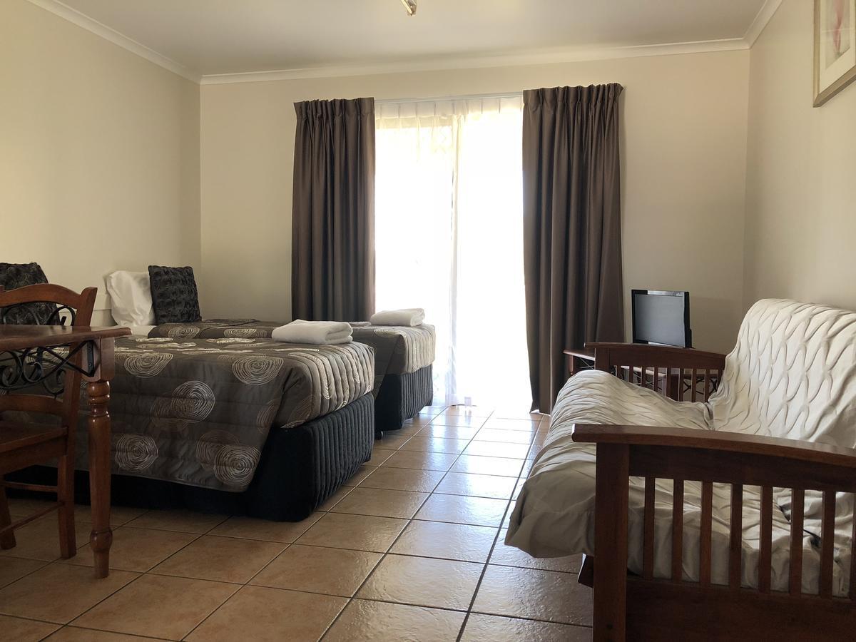 True Blue Motor Inn Rockhampton Exteriör bild