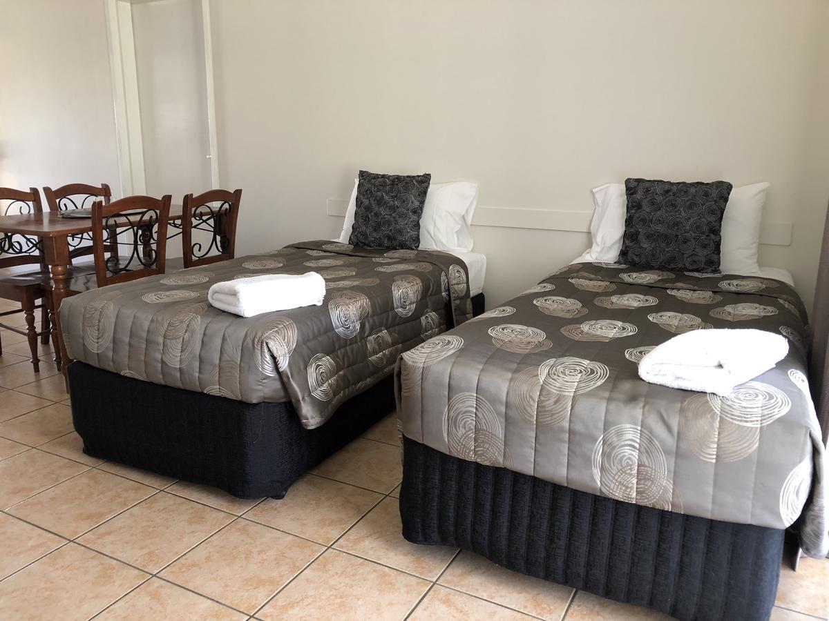 True Blue Motor Inn Rockhampton Exteriör bild