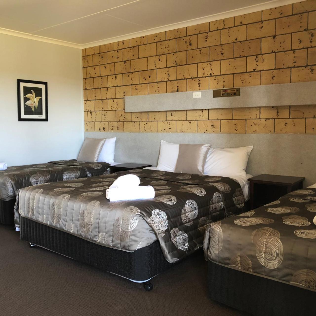 True Blue Motor Inn Rockhampton Exteriör bild