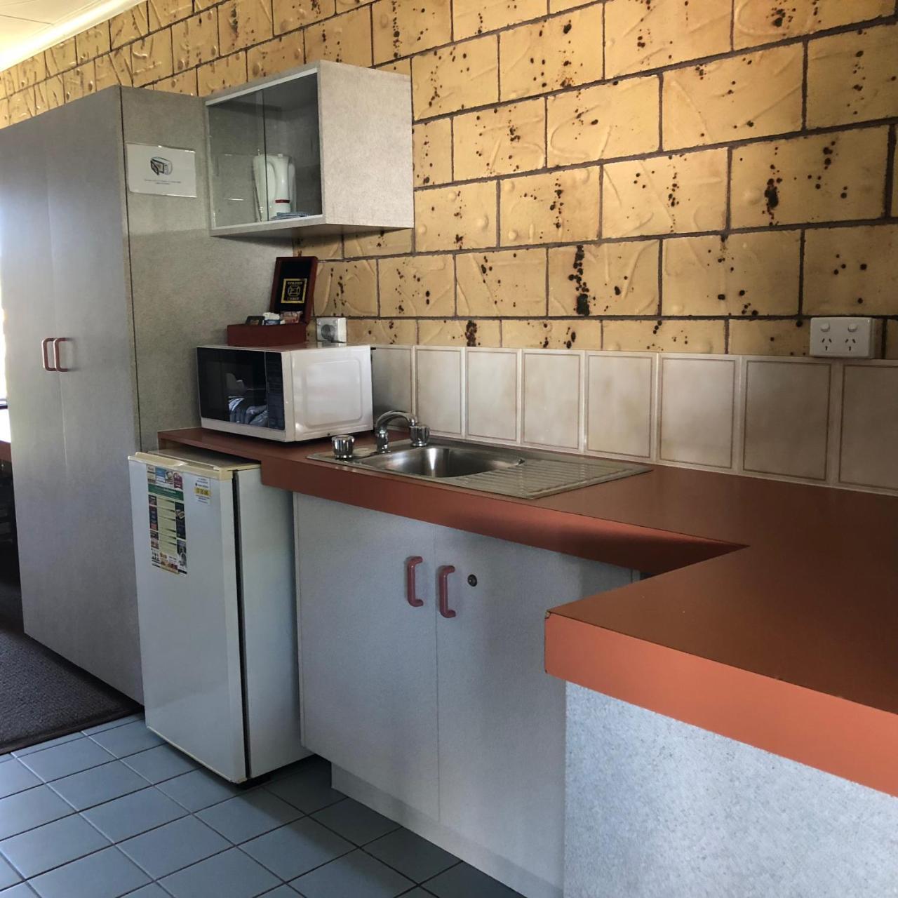 True Blue Motor Inn Rockhampton Exteriör bild