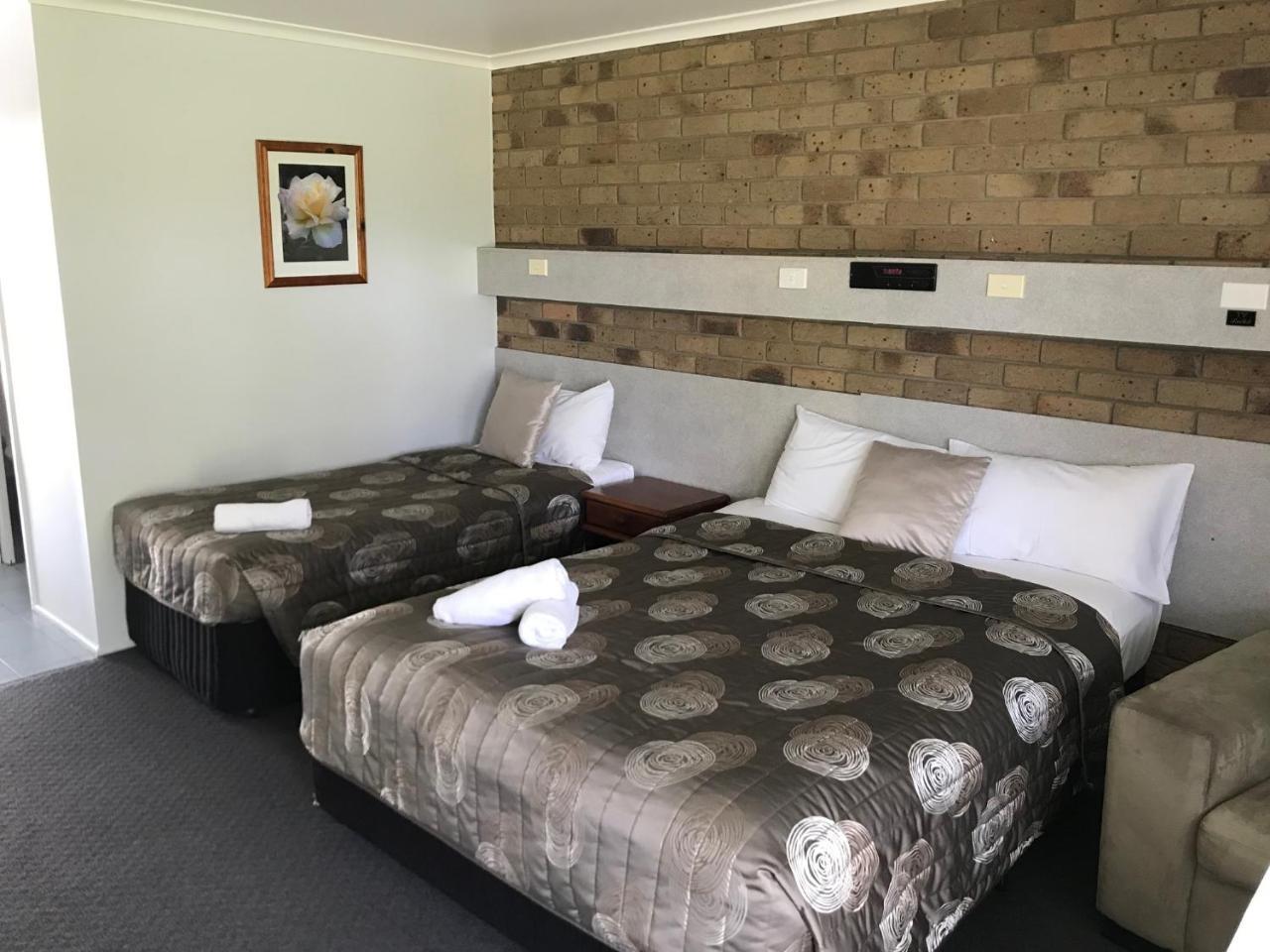 True Blue Motor Inn Rockhampton Exteriör bild